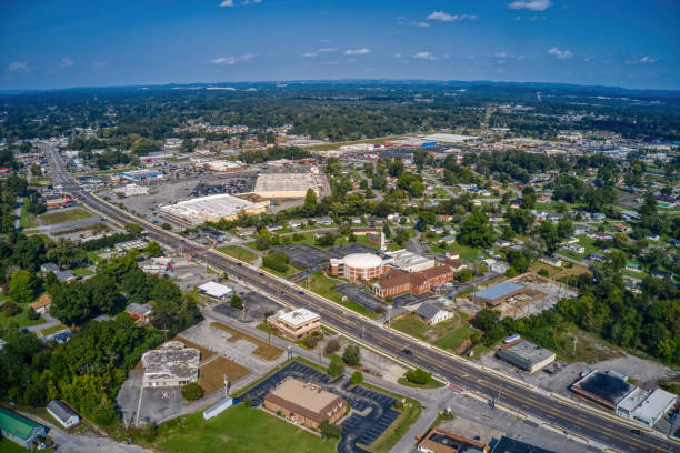 vista aérea del suburbio de chattanooga de fort oglethorpe, georgia - downtown core fotografías e imágenes de stock