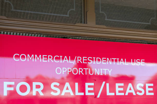istock Rent banner displayed on the shop windows 1352187093
