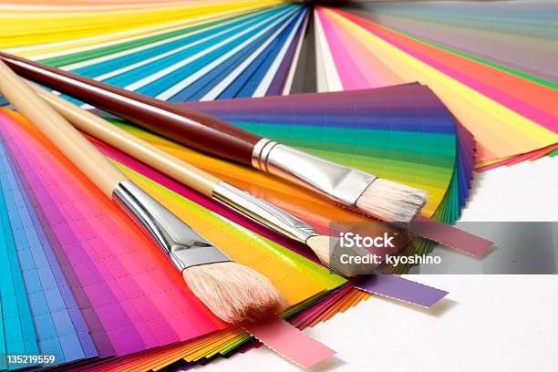 Campioni Di Colore E Pennello - Fotografie stock e altre immagini di Aperto - Aperto, Arte, Arti e mestieri