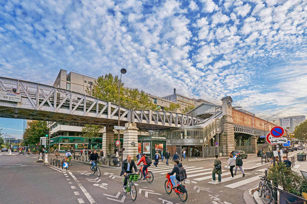 parigi - french metro foto e immagini stock