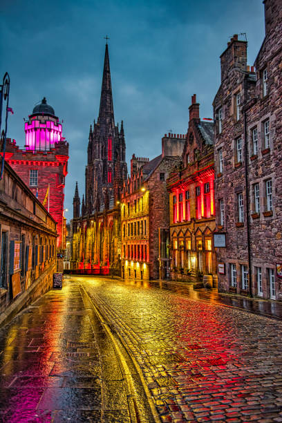 Famous Edinburgh Royal Mile, Night View Location: Edinburgh Royal Mile

This picture captured in freezing winter, when Royal Mile glow with lights. royal mile stock pictures, royalty-free photos & images