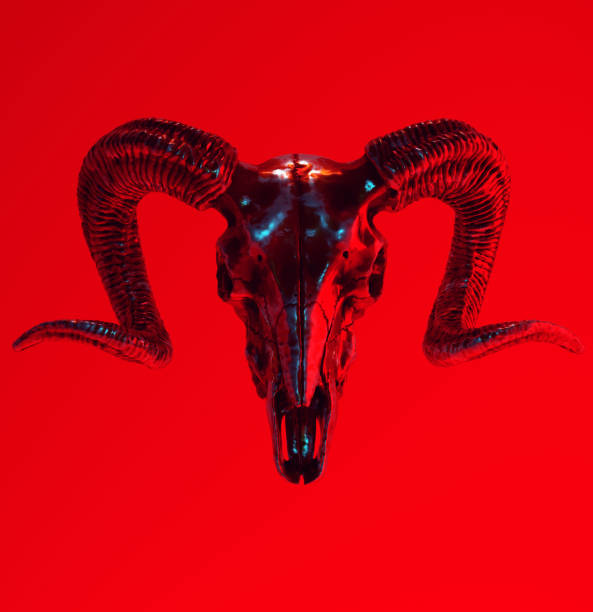 silver ram skull blood red blue sinister cyber punk voodoo concept - goth - fotografias e filmes do acervo