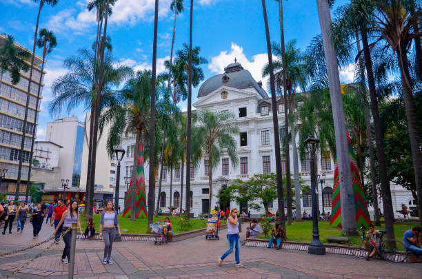 National Palace of Cali Cali Colombia, January 13, 2017
Located on the corner of Carrera 4ª and Calle 12. Of Renaissance tendency with a French neoclassical style, its construction began in 1926 and was inaugurated in 1933 with plans designed by the engineers Giovanni Lignarolo, Italian and the Belgian José Maertens and the work of the Colombian architects Pablo Emilio Páez and Guillermo Carrillo and made by the Pacific Railway. valle del cauca stock pictures, royalty-free photos & images