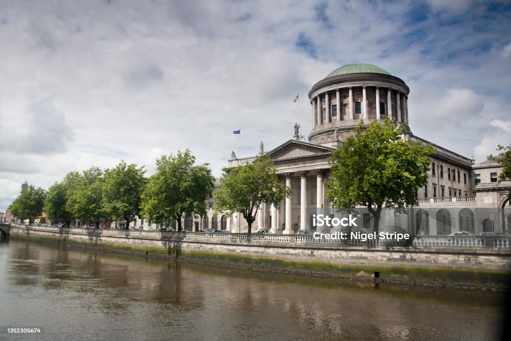 Four Courts Building on the river Liffey in Dublin Ireland The Four Courts Building on the river Liffey in Dublin Ireland Dublin - Republic of Ireland Stock Photo