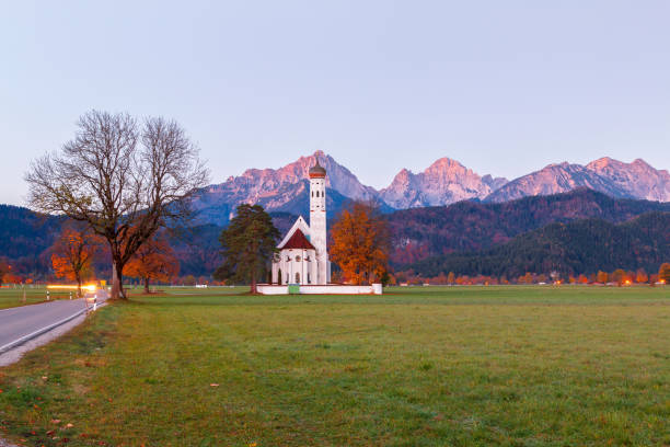 bela vista da igreja de são coloman - st colomans church - fotografias e filmes do acervo