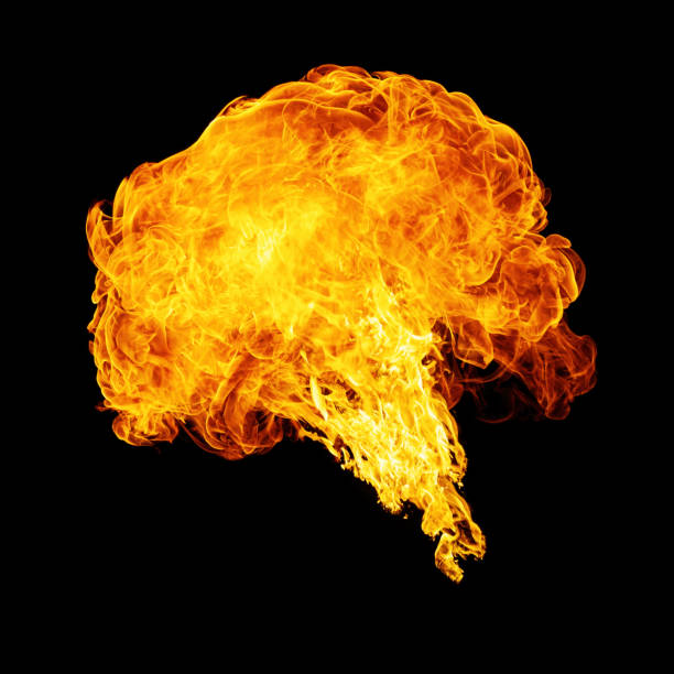esplosione di fiamme realistiche isolate su sfondo nero - napalm foto e immagini stock