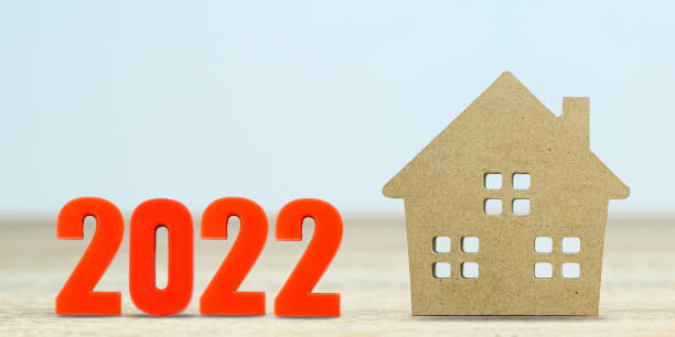 istock House model and number 2022 on table 1352369847
