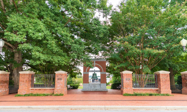 le jardin carillon sur le campus de l’université clemson - clemson photos et images de collection