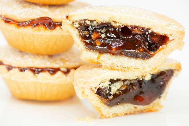 istock Fresh baked fruit mince pies 1352374976