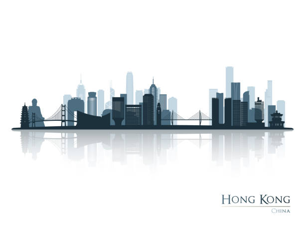 illustrations, cliparts, dessins animés et icônes de silhouette de la ligne d’horizon de hong kong avec reflet. paysage hong kong, chine. illustration vectorielle. - hong kong skyline panoramic china