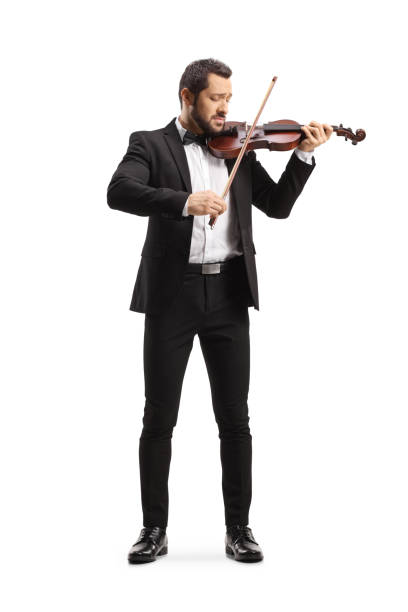バイオリニスト演奏の全長ショット - violinist ストックフォトと画像