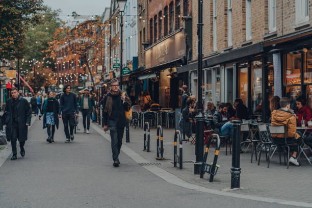 クラーケンウェル、ロンドン、英国のエクスマス市場の人々。 - 歩行者専用地域 ストックフォトと画像