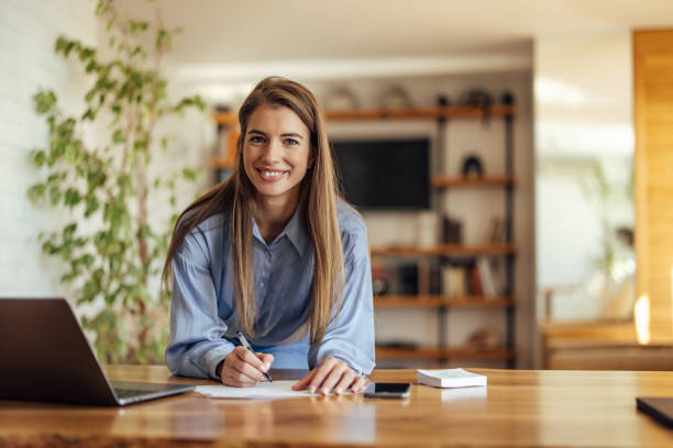 istock Adult woman, getting ready to work on a new position 1352473370