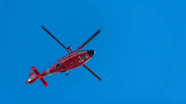 guardia costera de los estados unidos - rescue helicopter coast guard protection fotografías e imágenes de stock