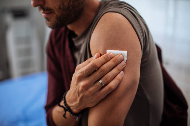 istock Vaccine can stop the spread 1352482641