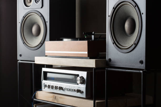istock HiFi system with turntable, amplifier and speakers in a studio 1352493798