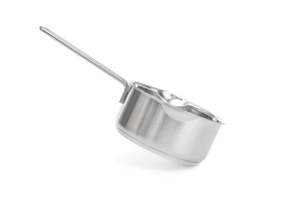 стальная кастрюля, изолированная на белом фоне - pan saucepan kitchen utensil isolated стоковые фото и изображения