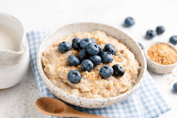 istock Oatmeal bowl with blueberries 1352497186