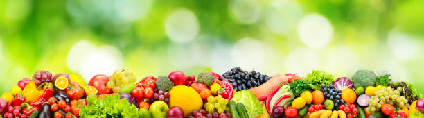 patrón horizontal sin costuras de frutas, verduras y bayas saludables - fruits and vegetables fotografías e imágenes de stock