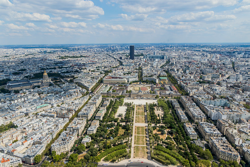 Picture of the arc of triumph from the drone
