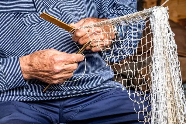 Photo of knotting a fishing net