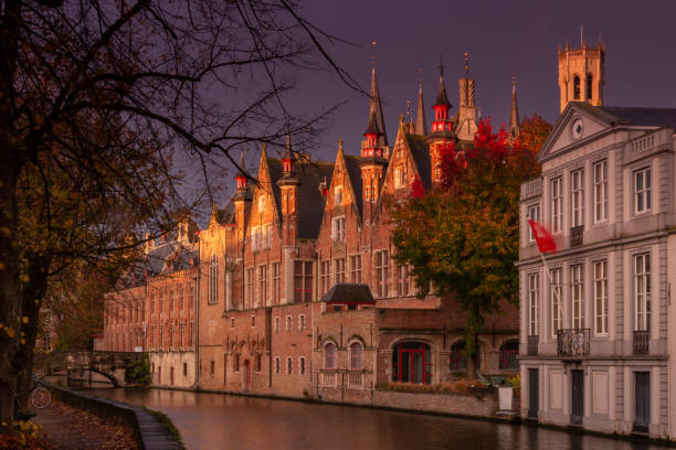 가을에 브뤼헤 - bruges cityscape europe autumn 뉴스 사진 이미지