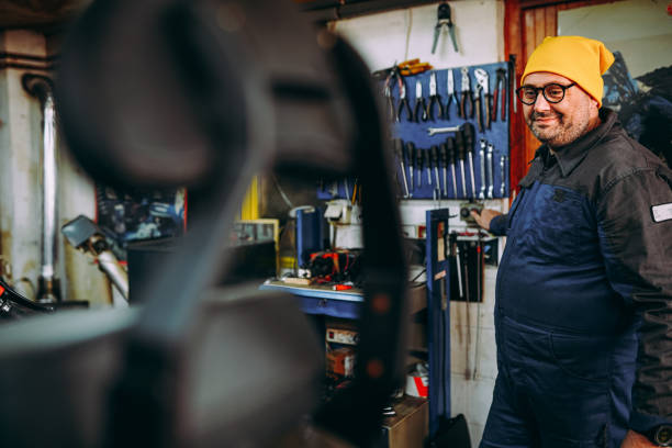 istock A mechanic repairs the bike 1352553545