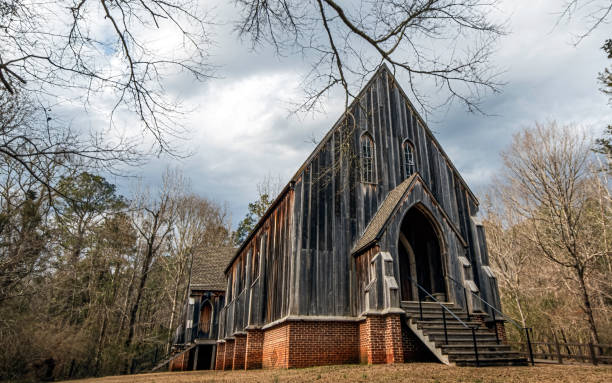 iglesia de san lucas en old cahawba - dallas county fotografías e imágenes de stock