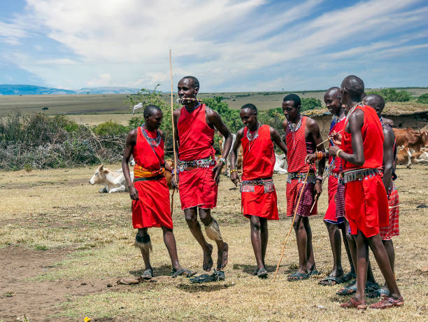 guerrieri masai - clothing east africa color image colors foto e immagini stock