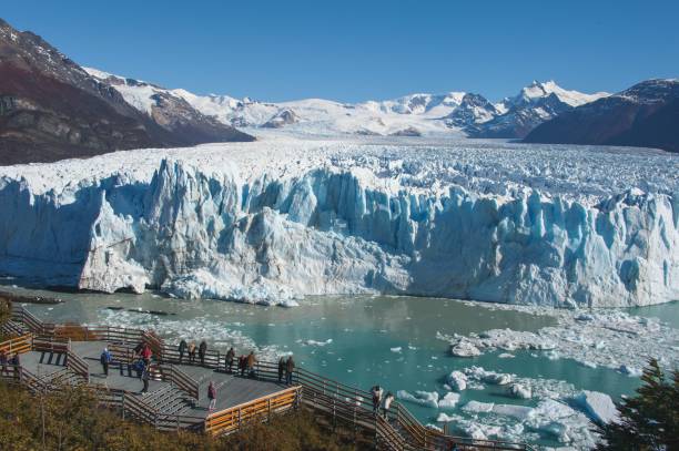 viewpoint to scenic panoramic overview view of the famous gigantic melting perito moreno glacier,popular tourist destination. - ice floe imagens e fotografias de stock