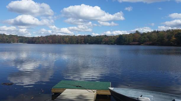 istock Lake of  clouds 1352669209