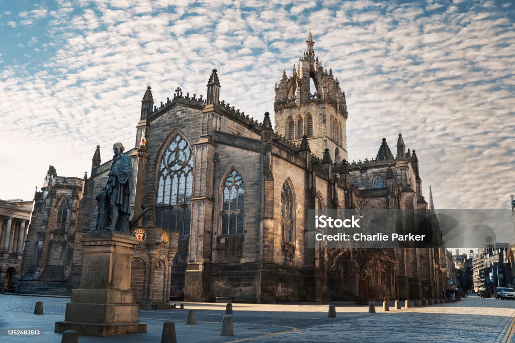 Edinburgh St Giles Cathedral in the sun with a blue sky The famous St Giles Cathedral in Edinburgh on a sunny day with a blue sky Edinburgh - Scotland Stock Photo