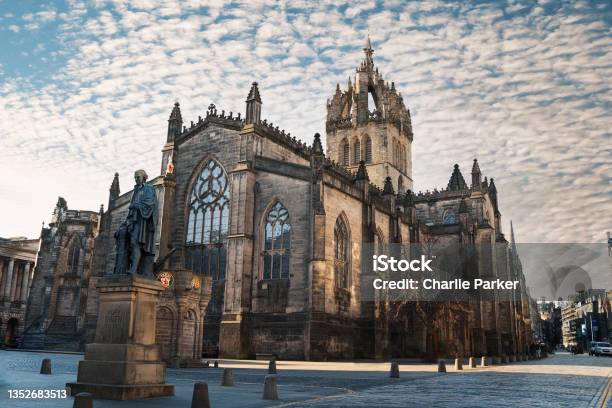 Edinburgh St Giles Cathedral In The Sun With A Blue Sky Stock Photo - Download Image Now