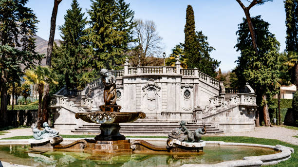 istock Fountain in the Teresio Olivelli park. Como, Italy 1352707686