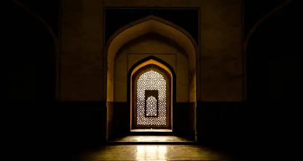 Mughal architecture - Light coming through Lattice