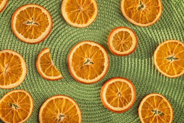 naranjas secas. foto de archivo - citrus fruit mandarin orange orange large group of objects fotografías e imágenes de stock