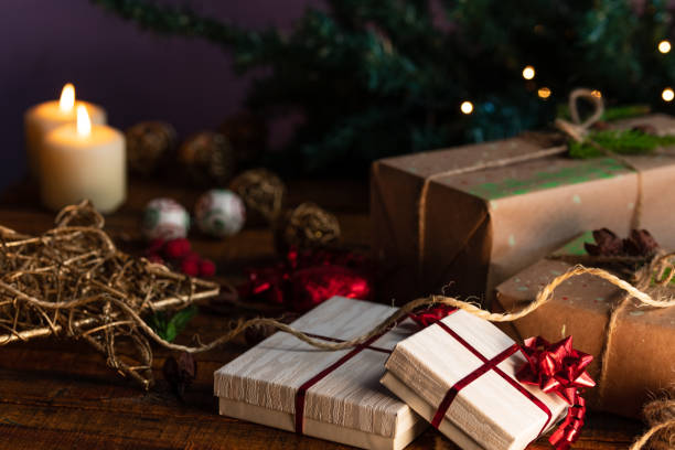 istock gifts for a christmas reunion 1352785022