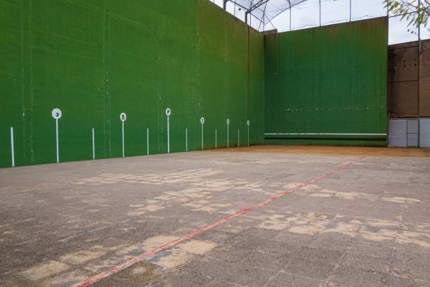 Sports center to play fronton