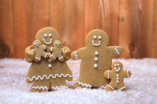 Gingerbread chain on the yellow background.