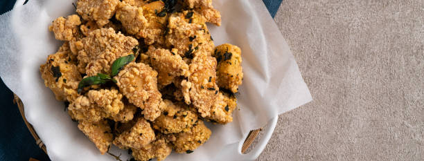 istock Delicious fried popcorn chicken in Taiwan. 1352822855