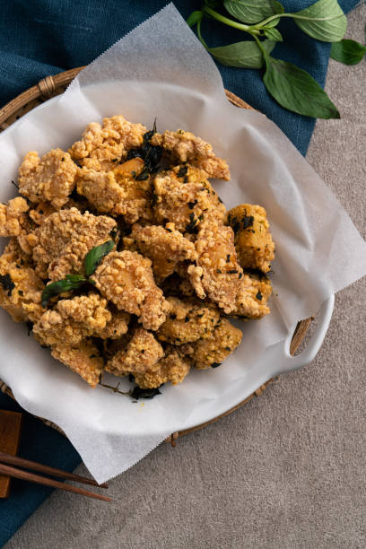 istock Delicious fried popcorn chicken in Taiwan. 1352822857