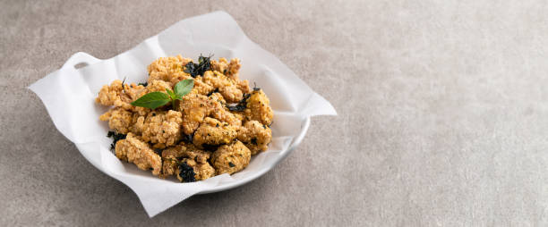 istock Delicious fried popcorn chicken in Taiwan. 1352822953