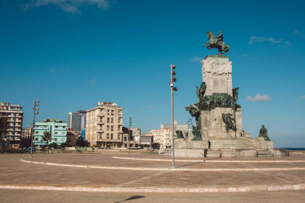 istock Statue Of Historic Building Against Sky 1352823263