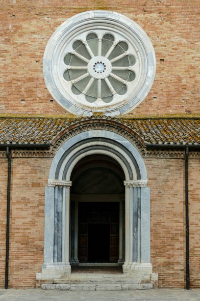 finestra di una chiesa, foto digitale come sfondo - ancient past arch natural arch foto e immagini stock