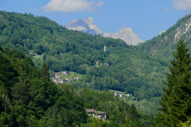 parque nacional tre cime di lavaredo dolomitas - river stones audio fotografías e imágenes de stock