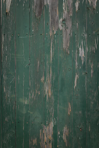 часть старого расписного деревянного забора - peeling paint abandoned old стоковые фото и изображения