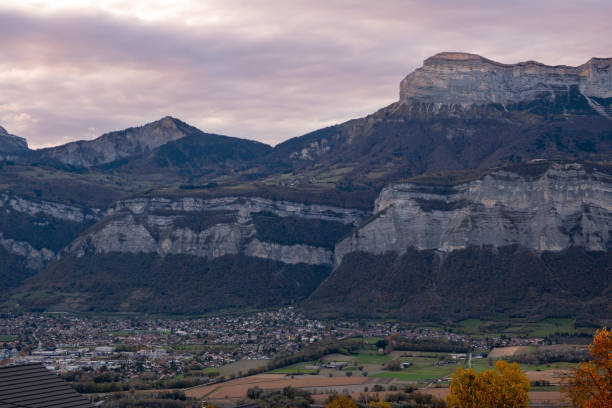 landscape of the chartreuse mountains at the sunset - crolles imagens e fotografias de stock