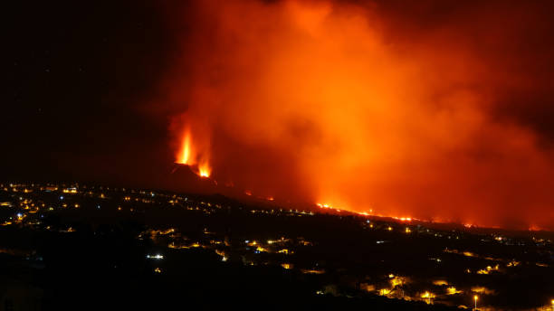 istock Volcano of La Palma 1352914054