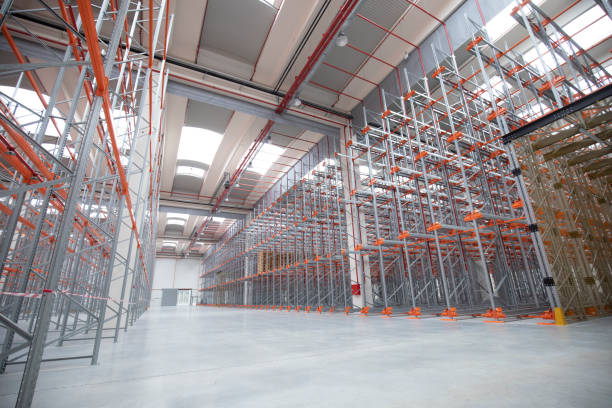istock Perspective view of an empty warehouse 1352921460