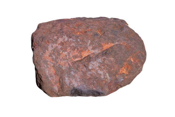 spécimen d’hématite de roche naturelle, de minerai de fer de pierre minérale isolée sur fond blanc. - haematite photos et images de collection